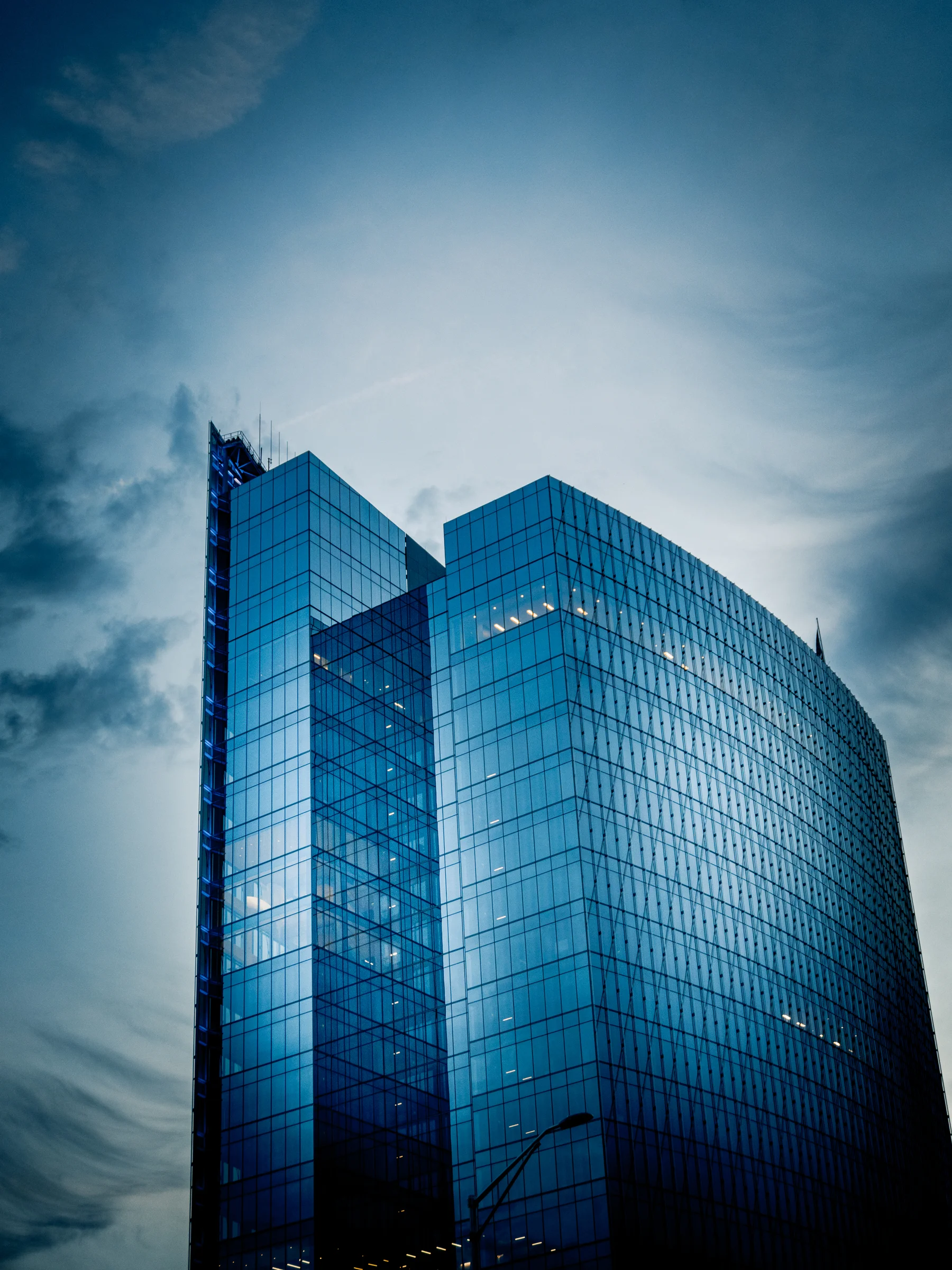 Glass Curves — Dominion Energy HQ